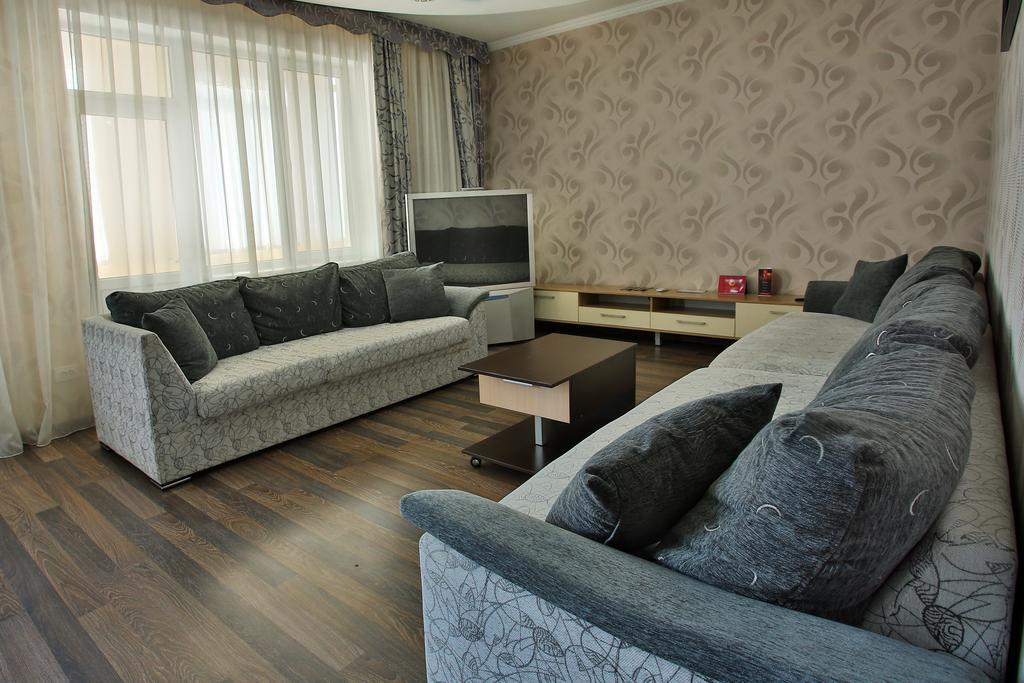 Golden Dragon Aparthotel Bishkek Habitación foto